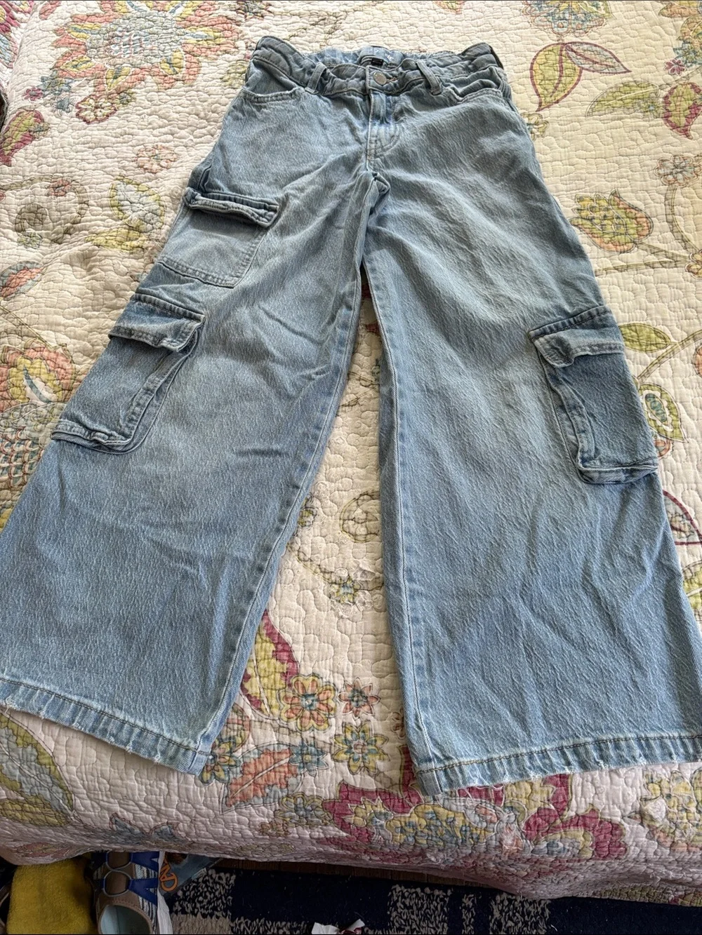 Light Wash Kids Cargo Jeans with Utility Pockets